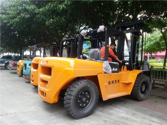 深圳搬運(yùn)行業(yè)采購(gòu)杭州叉車(chē)案例
