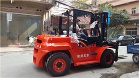 內(nèi)燃叉車(chē)