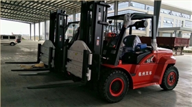 X系列內燃叉車-順博鋁業，會旋轉的