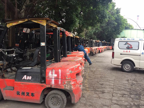杭州叉車提醒您：不容忽視的電動叉車故障大修問題