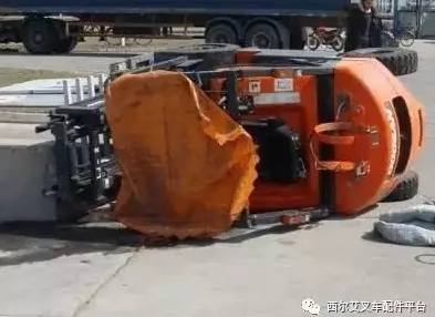 杭州叉車提醒您：叉車傷人事故高發，出門在外，注意安全！