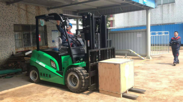 碼頭離不開這樣的叉車，集裝箱作業叉車怎么選？